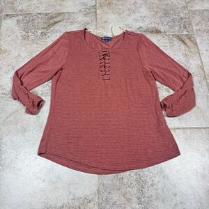 Democracy Top Women's Small Red 3/4 Sleeve Pullover Round Neck Lace